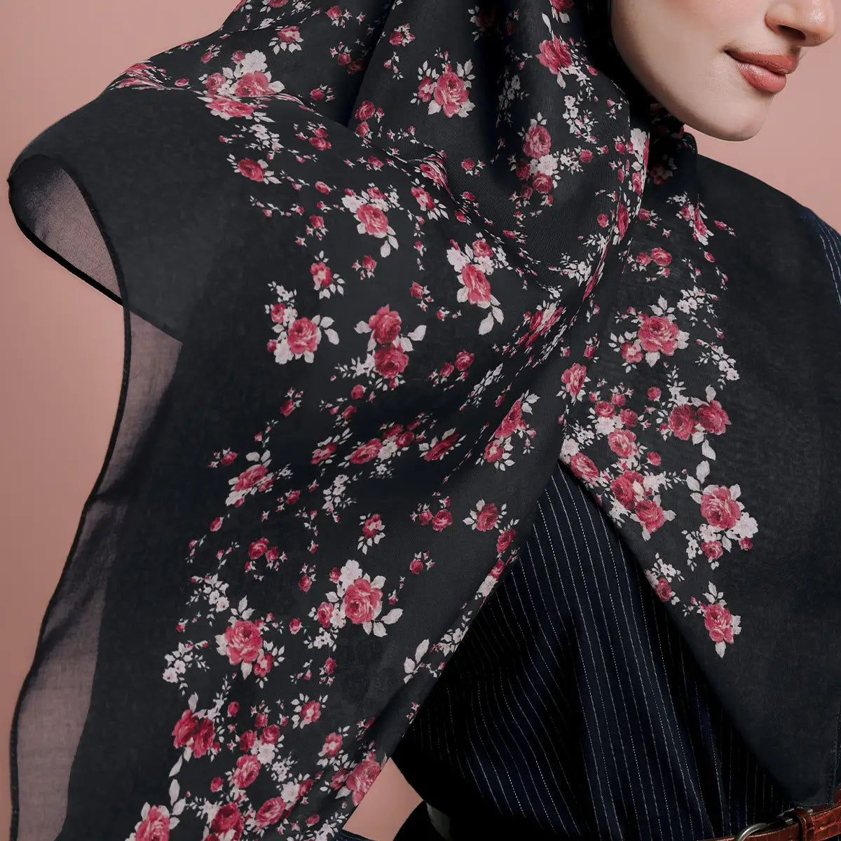 PS-HUMMING ROSE VOILE in BLACK