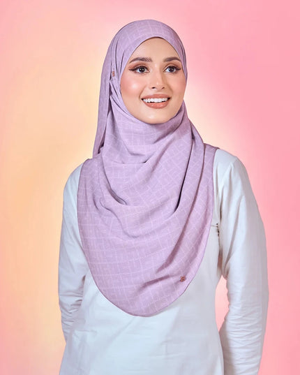 FAIRY-SO CHAINELLE in WISTERIA