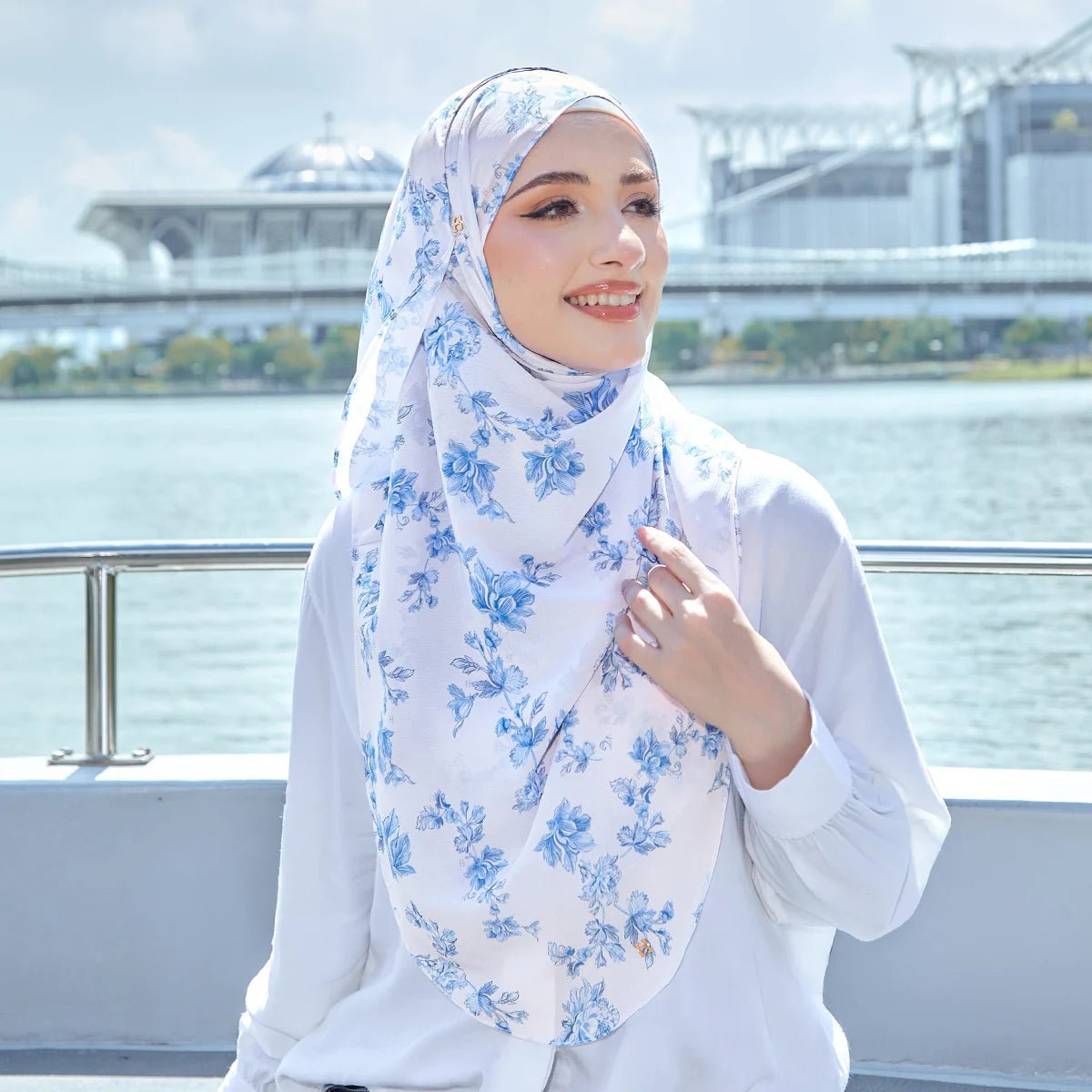 FAIRY-SO VIVIENNE in WHITE BLUE