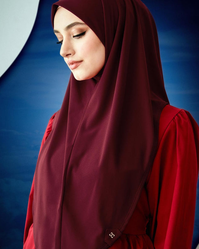 SO-LEA in VELVET BERRY