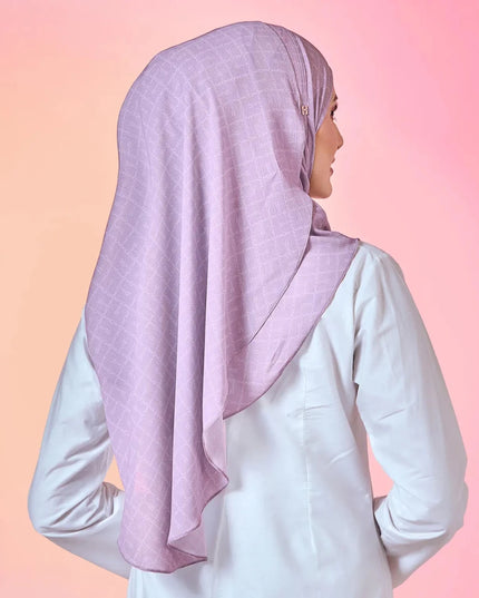 FAIRY-SO CHAINELLE in WISTERIA