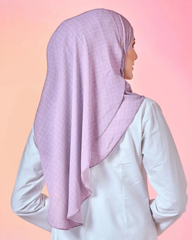 FAIRY-SO CHAINELLE in WISTERIA