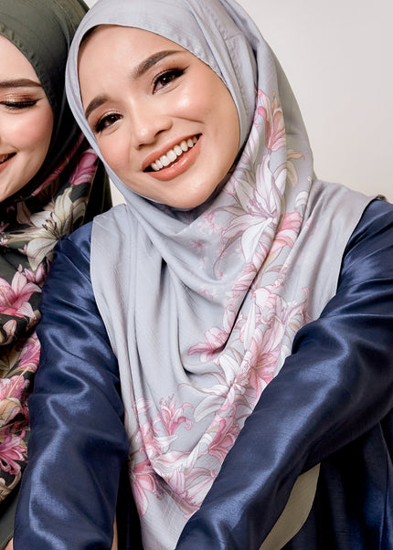 KEENLY-SO LILY in ASH GRAY