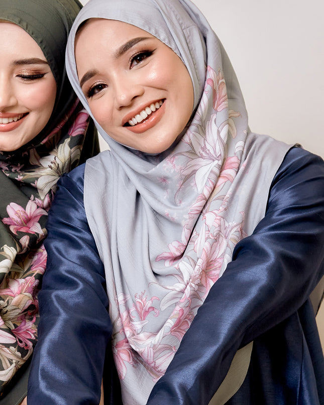 KEENLY-SO LILY in ASH GRAY