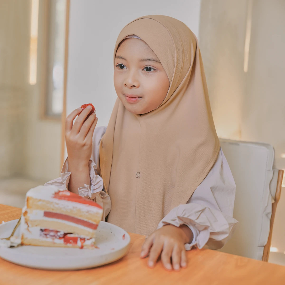 SO-LEXIE LITTLE GIRL in PEACHY ASHY