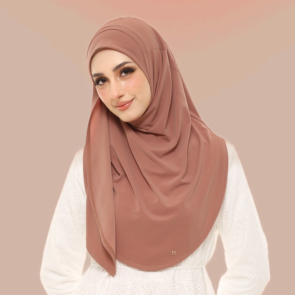 SO-FIORA in ALMOND FROST