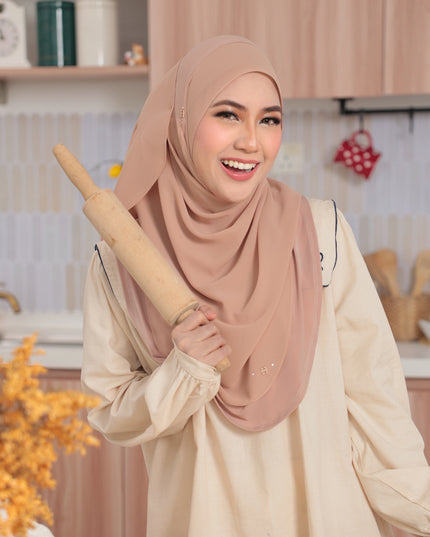 FABELLA-SO in ALMOND FROST