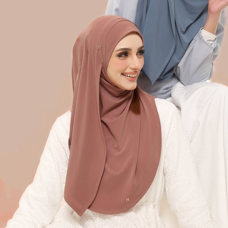 SO-FIORA in ALMOND FROST