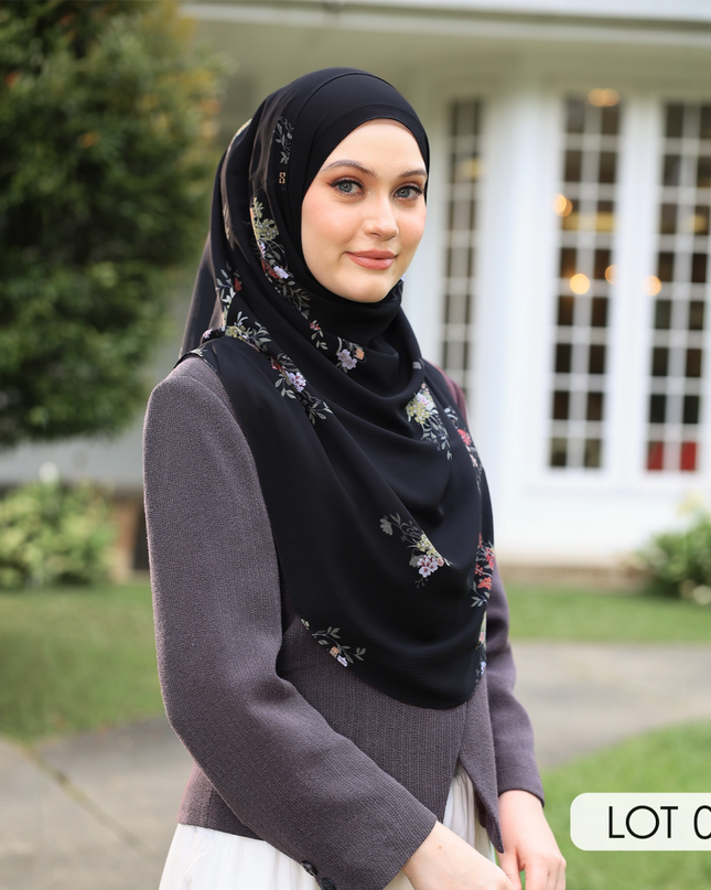 TWEELY-SO BASIC GARLAND in BLACK