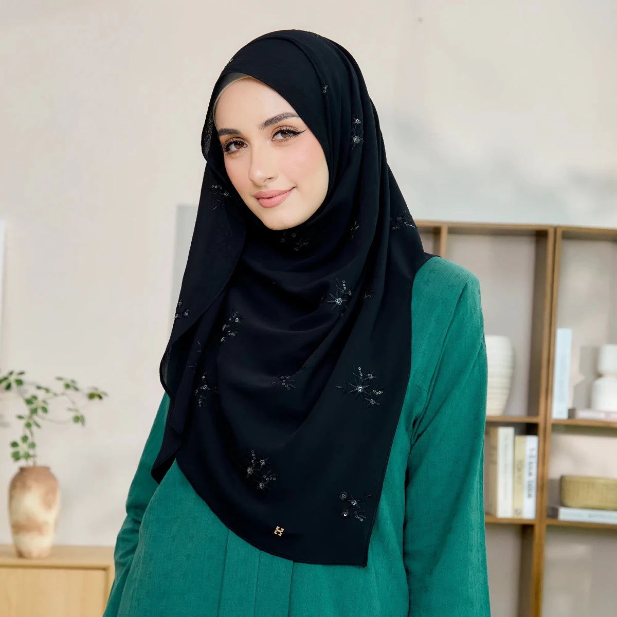 SWEETLY-SO LUXE ELARA in BLACK