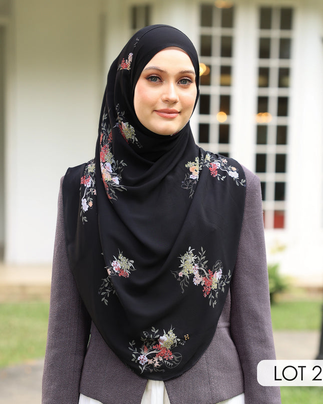 TWEELY-SO BASIC GARLAND in BLACK