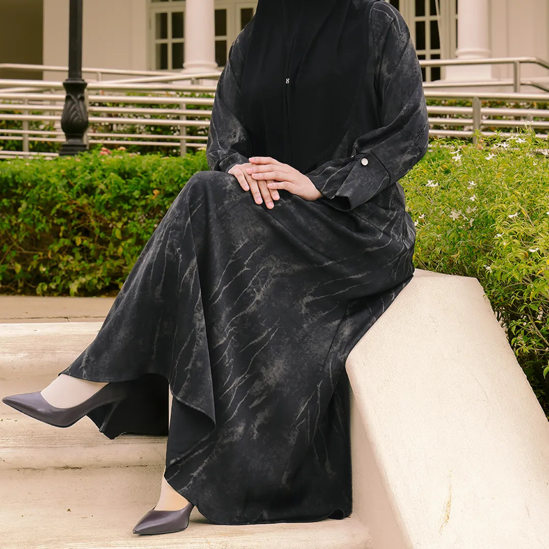 JO-KAREENA in BLACK