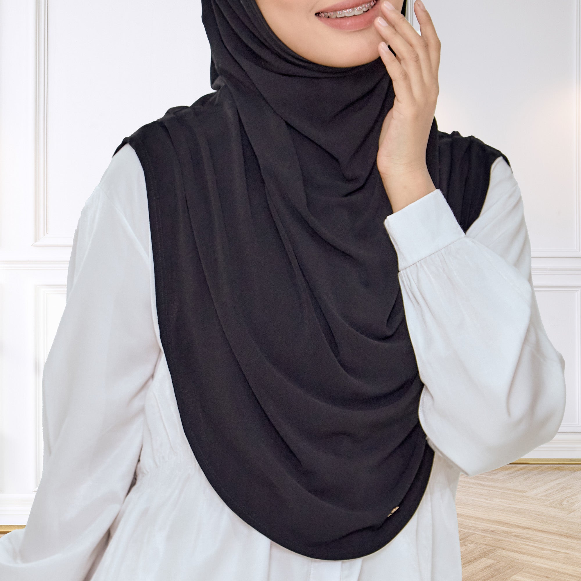 SO-TRELLA PLAIN in BLACK