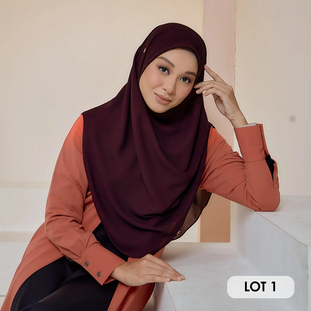 GRACEFULLY-SO PLAIN in BURGUNDY