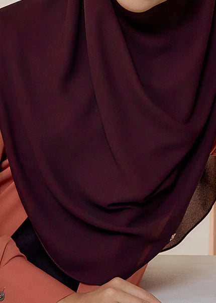GRACEFULLY-SO PLAIN in BURGUNDY