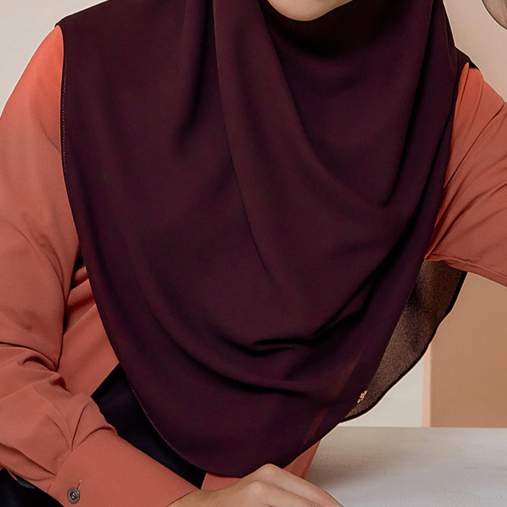 GRACEFULLY-SO PLAIN in BURGUNDY