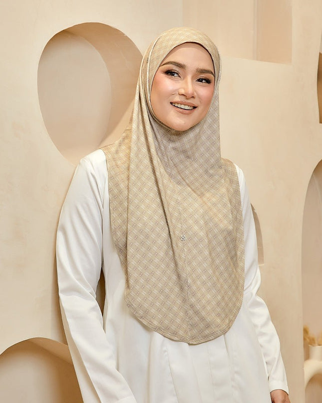 SO-LEILANI INITIALS in BISCOTTI