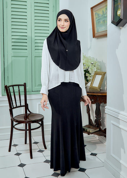 SYS-SWIFTY SKIRT in BLACK