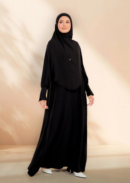 JO-NAYLA in BLACK