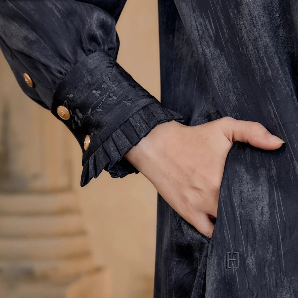 JO-MAWJEENA in CHARCOAL BLUE