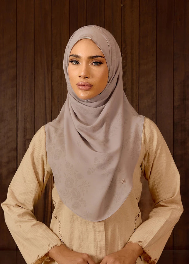 SOFTLY-SO CLOUD PETAL in CHOC MALT