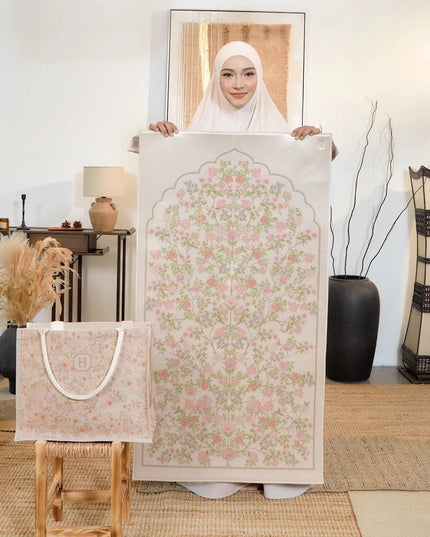 SAJDA HAYAT in CREAM