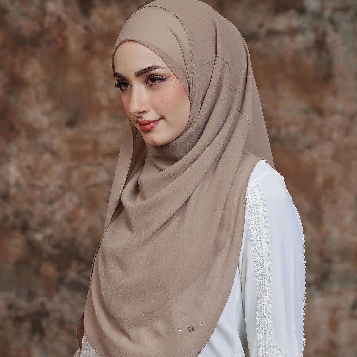 PRETTILY-SO in CHESTNUT