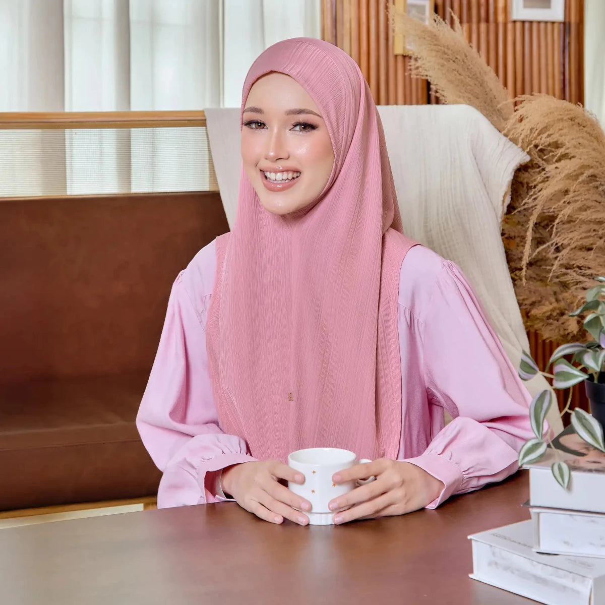 SO-HELENA in DAWN PINK