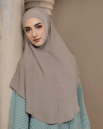 IMANLY-SO in EARTH BEIGE