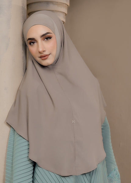 IMANLY-SO in EARTH BEIGE