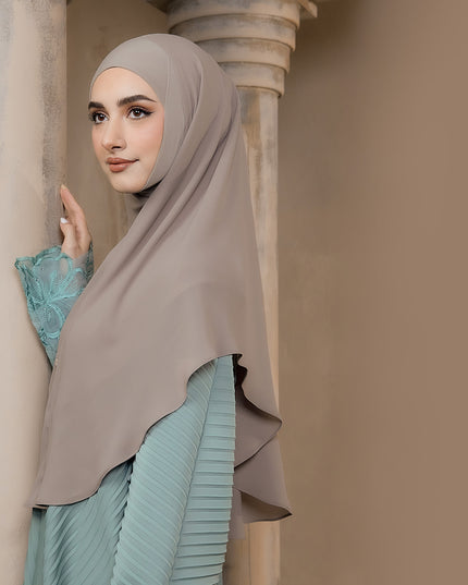 IMANLY-SO in EARTH BEIGE