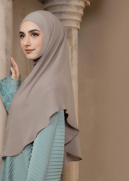 IMANLY-SO in EARTH BEIGE