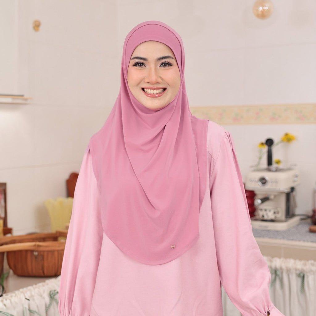 SO-ALEXIS in FLUTTER PINK