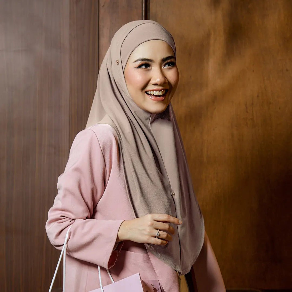 SO-TILLY TIEBACK TWC in FROSTY TAUPE