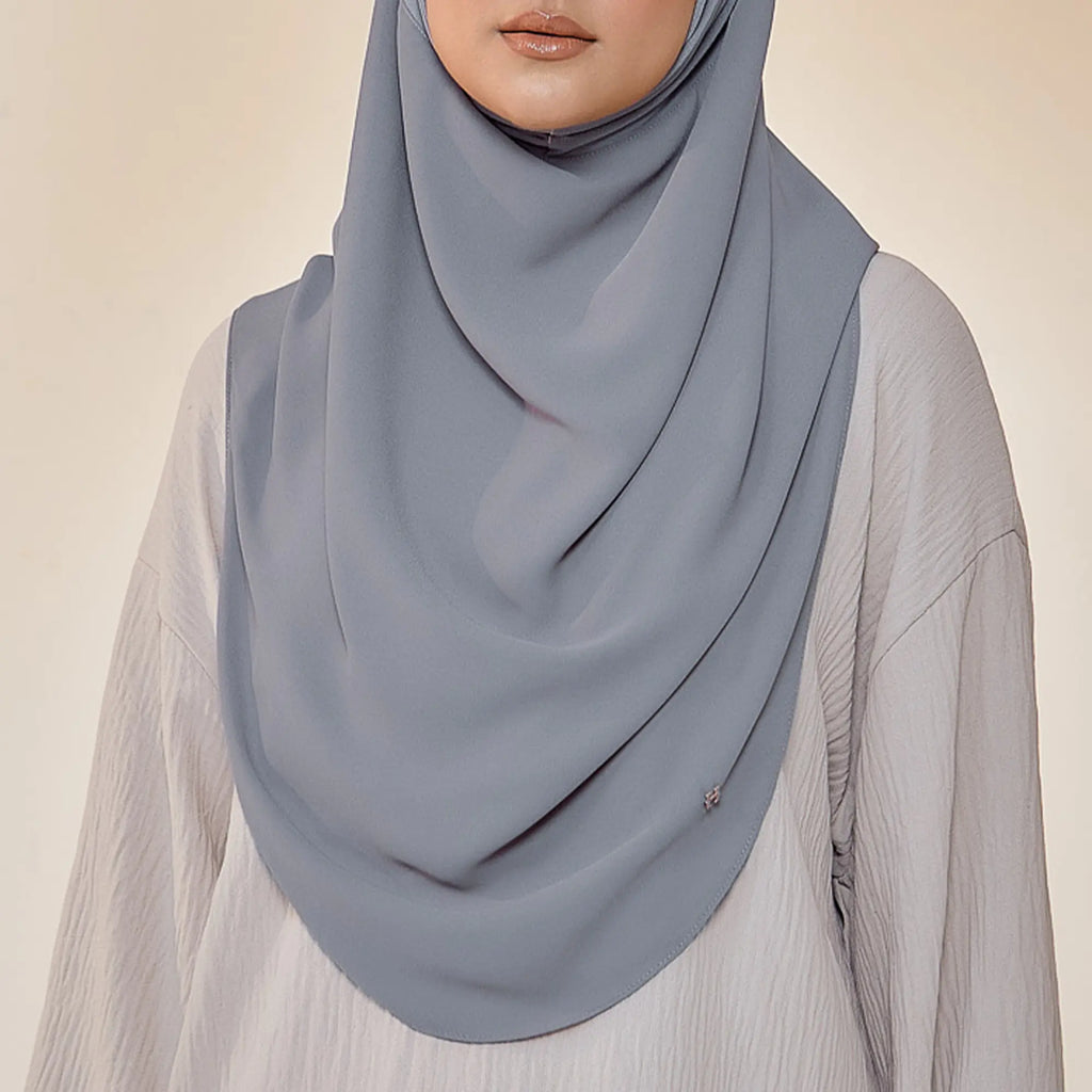 GRACEFULLY-SO PLAIN in HOPE GRAY