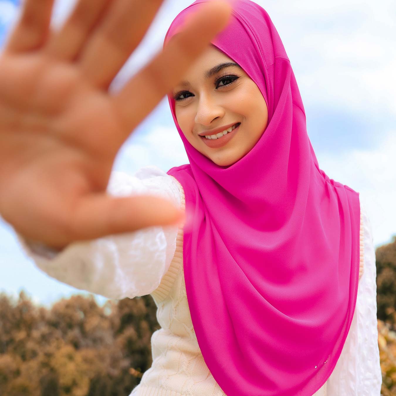 CUTELY-SO in HOT PINK