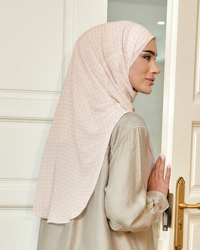 TWEELY-SO BASIC INITIALS in IVORY OAT