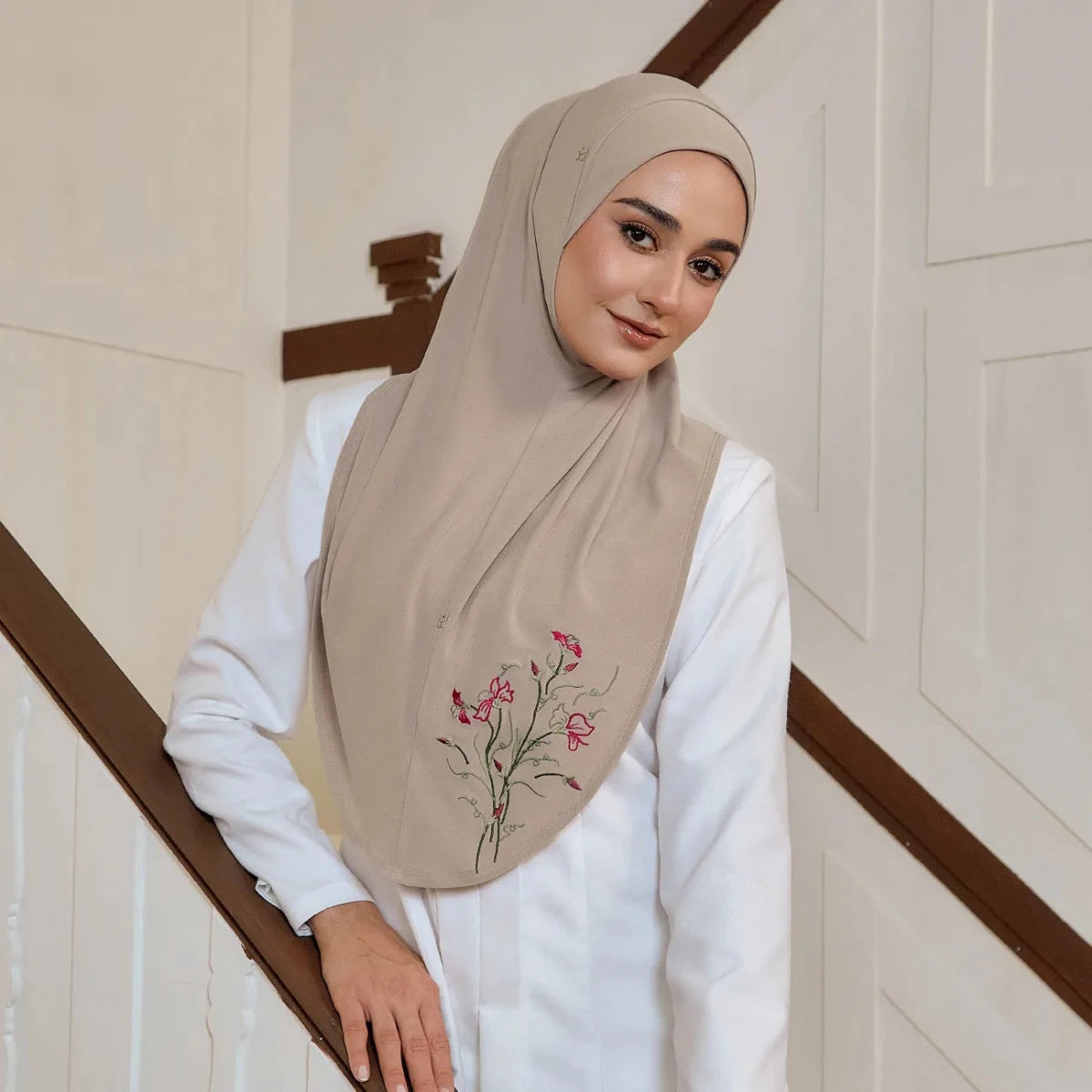 SO-MARJAN TWILL LUXE BELLFLOWERS in KHAKI