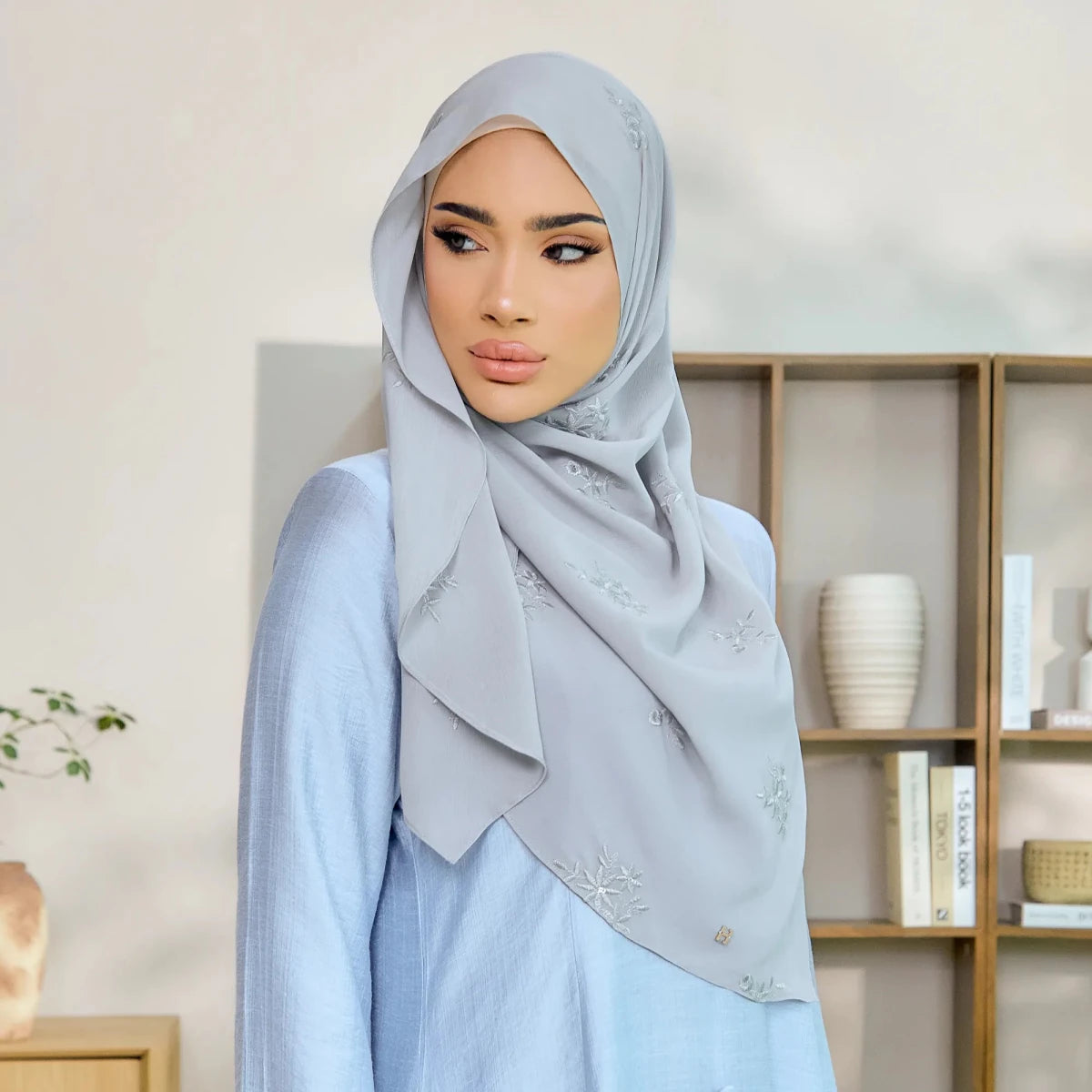 SWEETLY-SO LUXE ELARA in LIGHT GREY