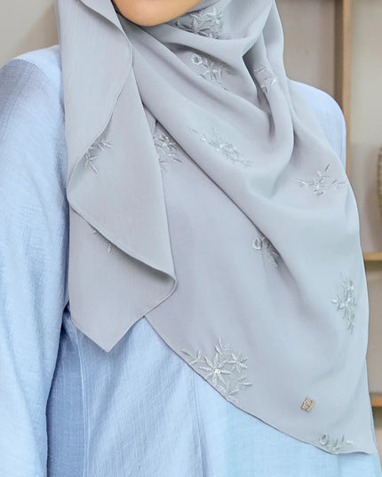 SWEETLY-SO LUXE ELARA in LIGHT GREY