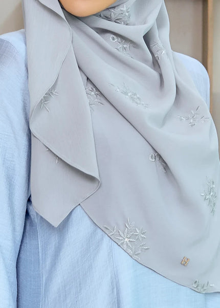 SWEETLY-SO LUXE ELARA in LIGHT GREY