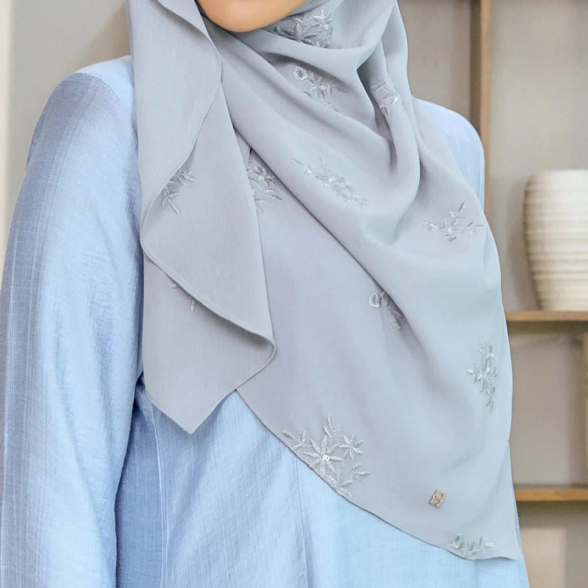 SWEETLY-SO LUXE ELARA in LIGHT GREY