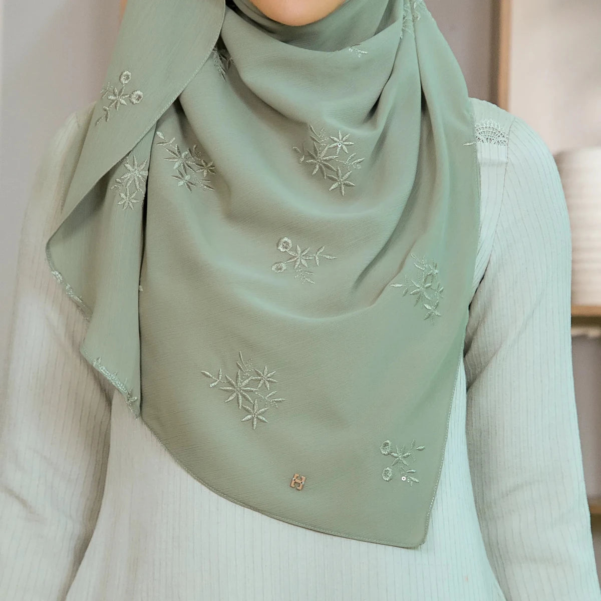 SWEETLY-SO LUXE ELARA in LIGHT OLIVE