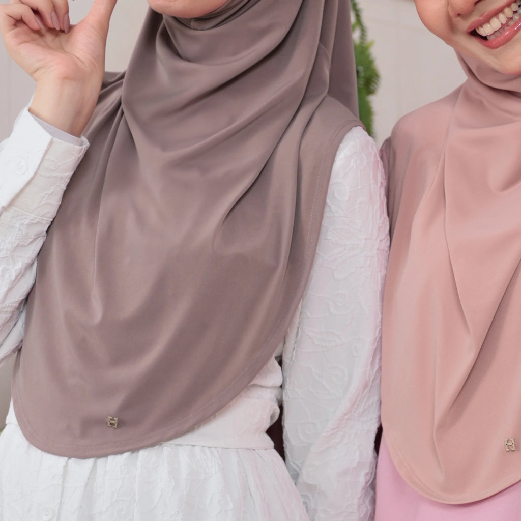 SO-ALEXIS in MAPLE SHADOW