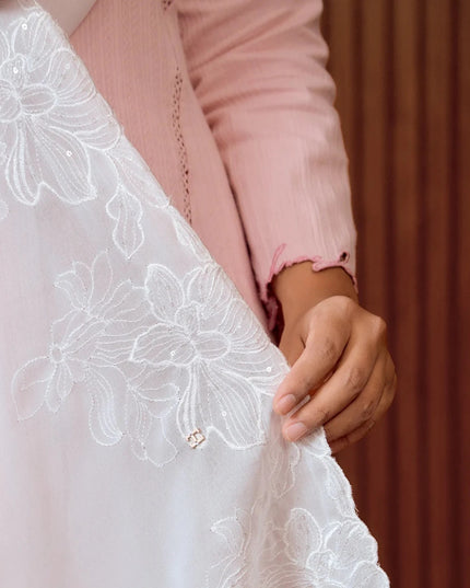 PS-CHLOE in OFF WHITE