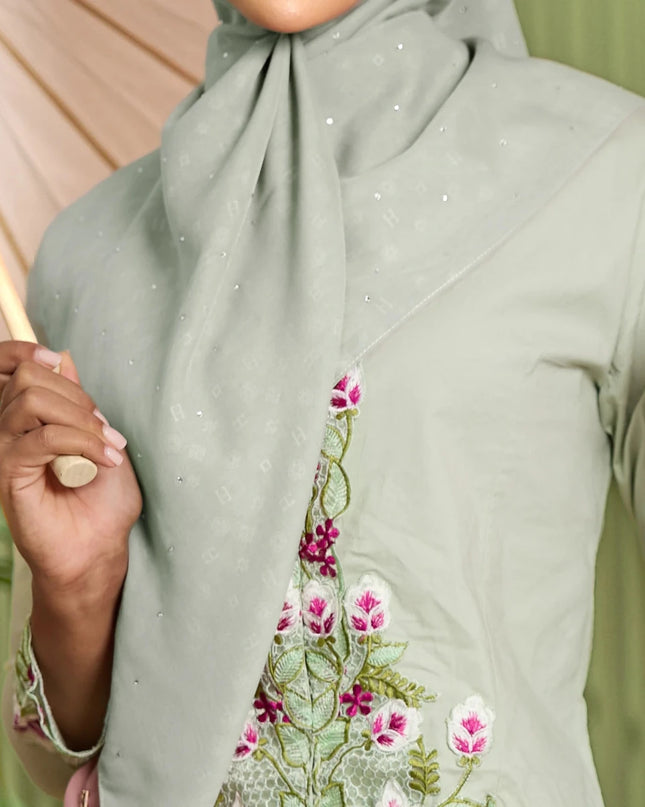 PS-INSCRIBED LUMINA in PALE OAK