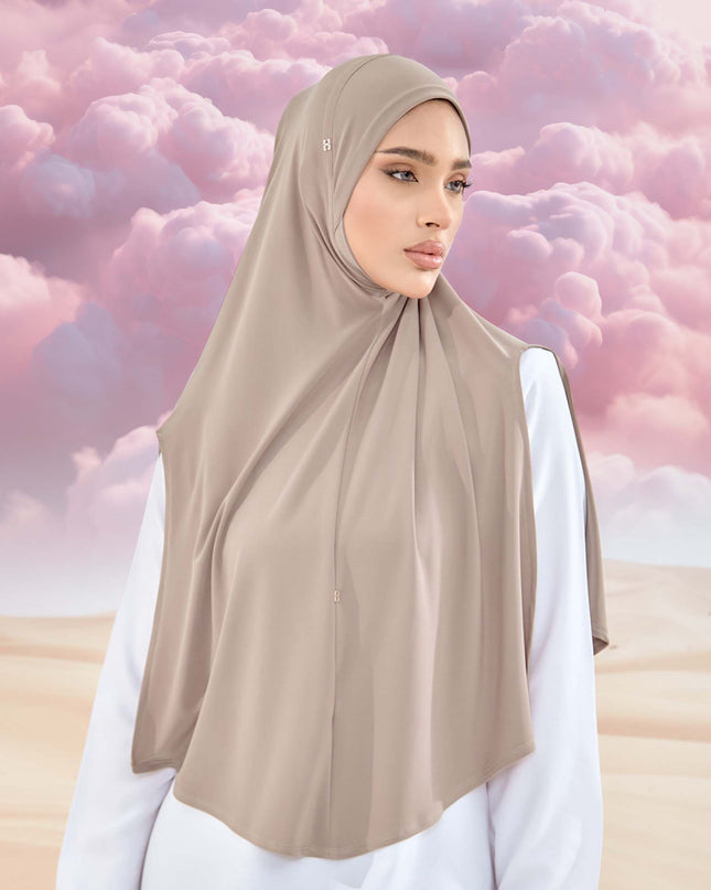 SO-MAHEERA in BISQUE