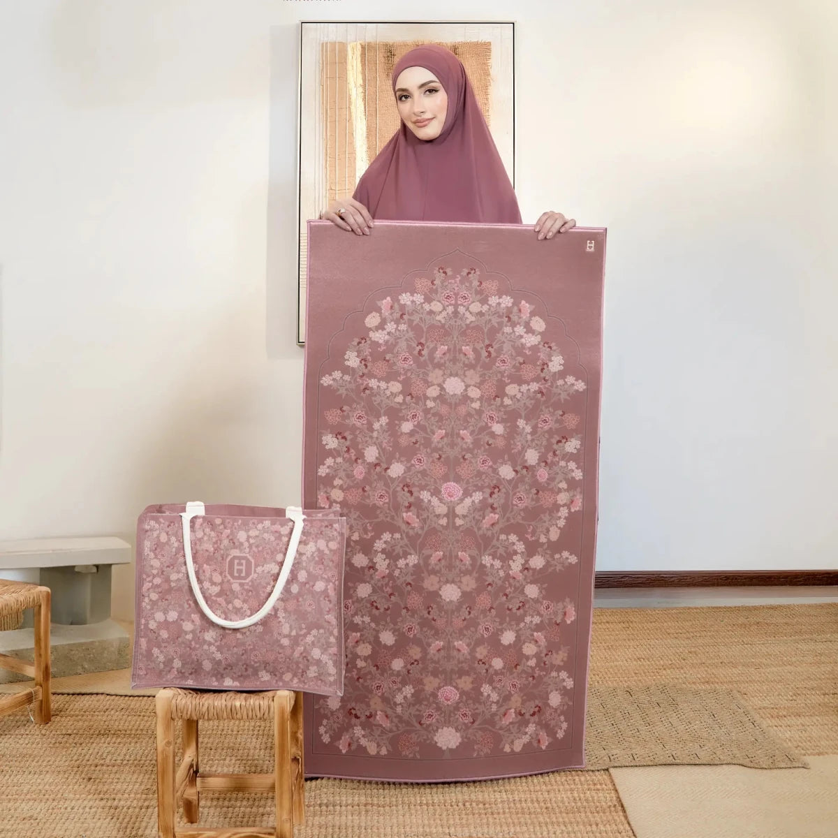 SAJDA HAYAT in ROSEWOOD