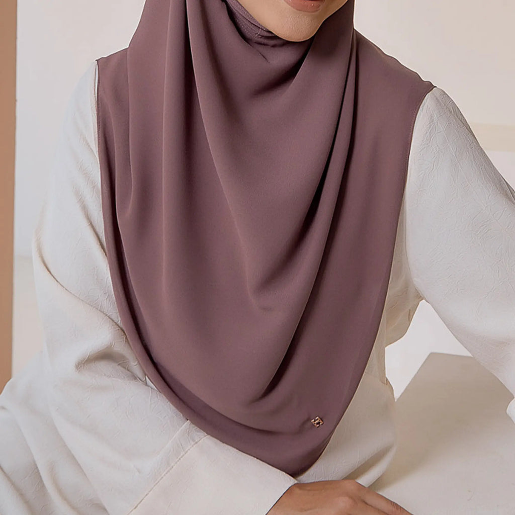 GRACEFULLY-SO PLAIN in ROSY BROWN