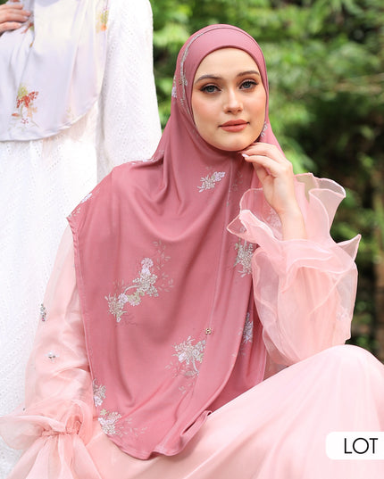 SO-MARJAN TWILL NC GARLAND in RUBY